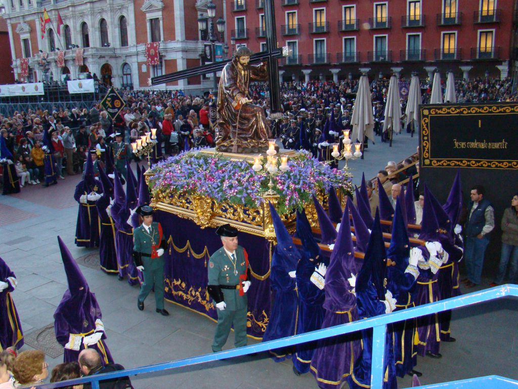 棺に生きた人 スペインの珍しい Semana Santa イースター の習慣 オンラインスペイン語スクール Vamos バモス